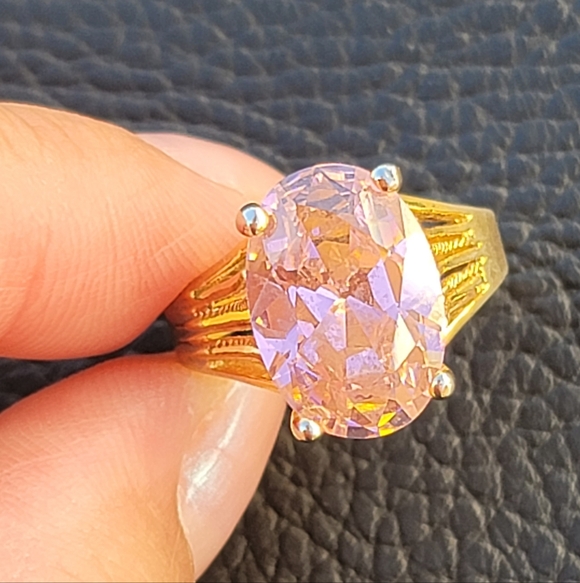 Pink Oval Glass, Goldtone Ring - Vintage, Estate - Size 8 - Picture 5 of 8